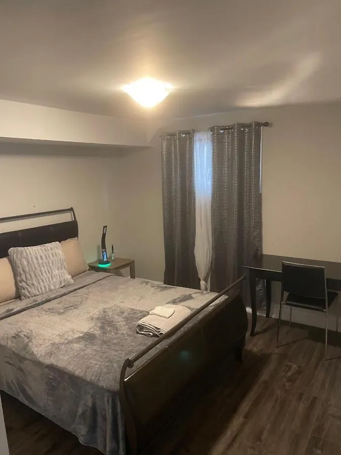 Stunning & Cozy Freshly Renovated 2 Bedroom Basement Unit Kitchener